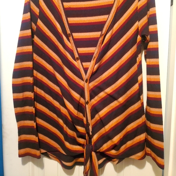 Daytrip button up sweater - Picture 2 of 2